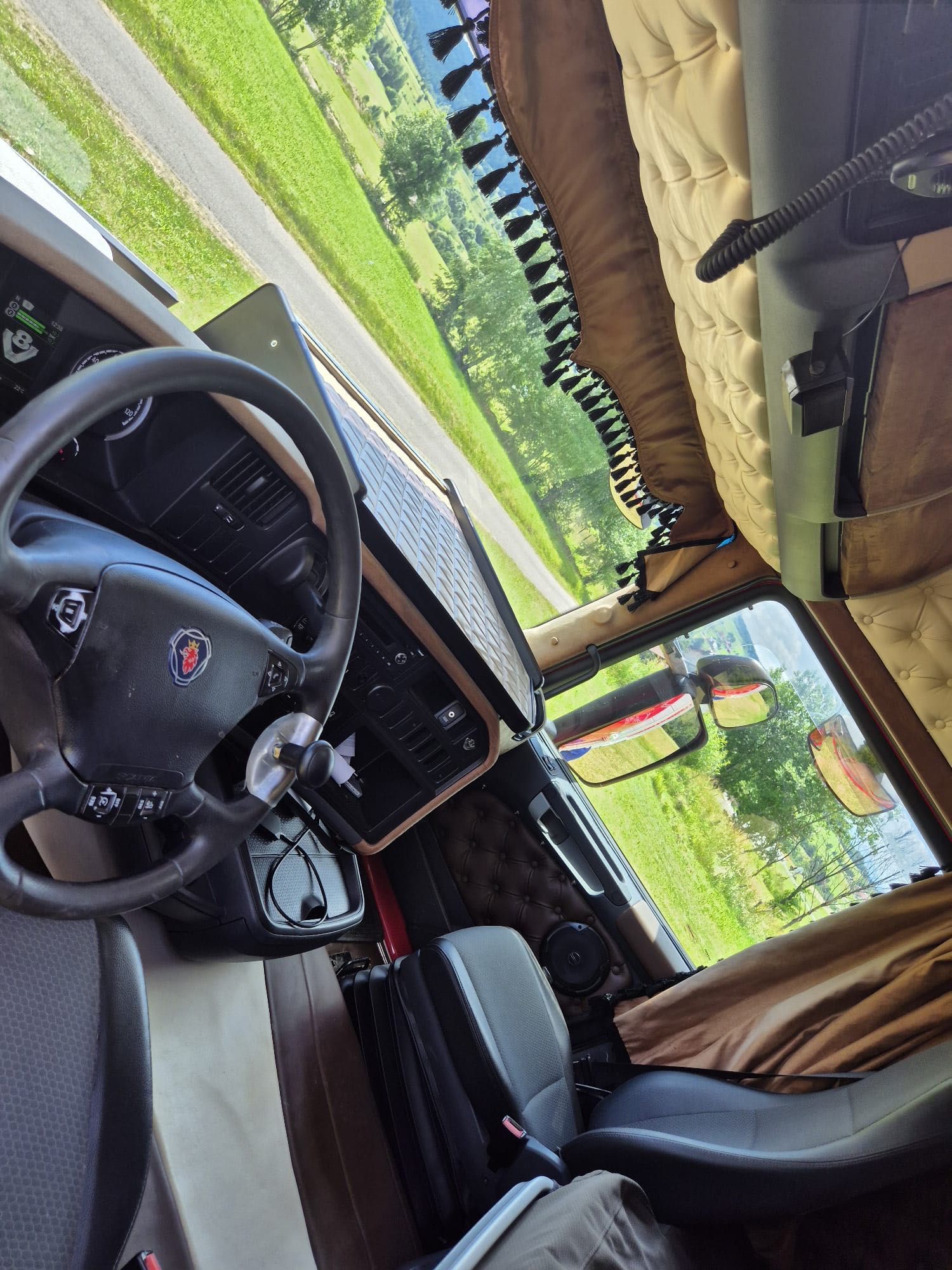 Scania R520 V8 6x4 do drewna lasu stosu kłody