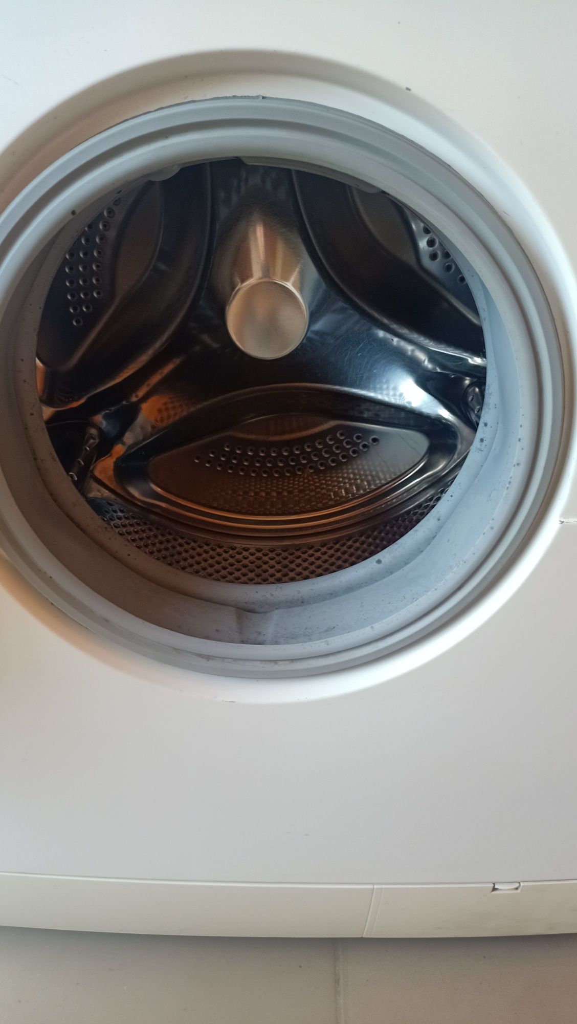 Продам стиральную машинку BOSCH