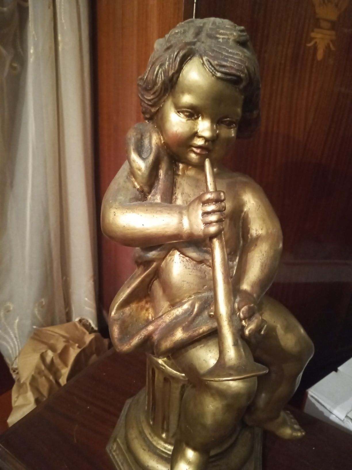 Linda figura em marfinite