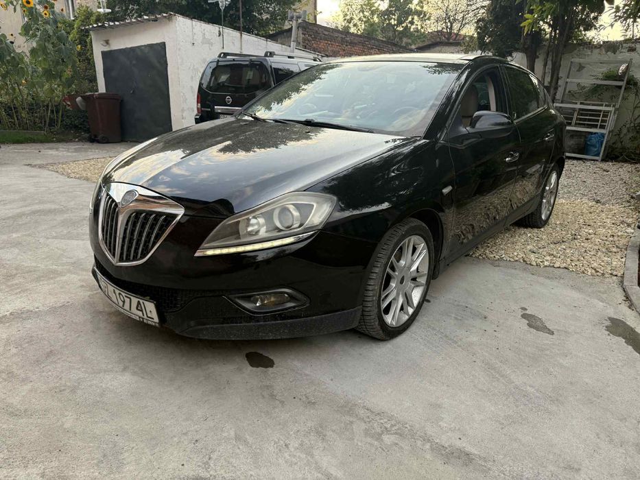Lancia Delta uszkodzona