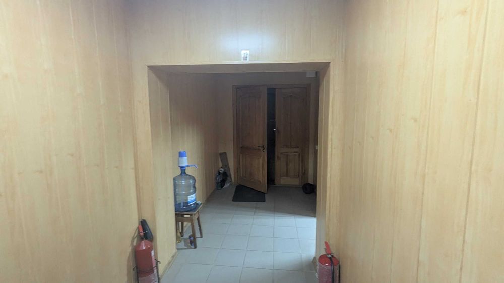 Продам офіс 100 м2 в гарному стані. Біля 6 лікарні .в. Шостаковича 12