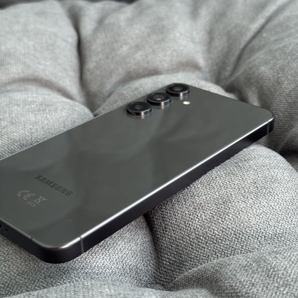 Samsung s24 Fe Официальный