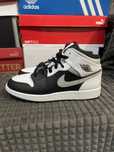 Оригінальні кросівки Air Jordan 1 Mid White Shadow 38,5(24см)