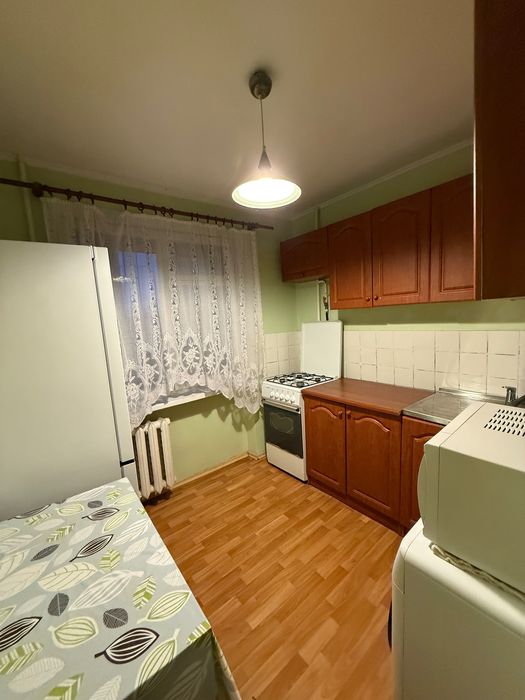 Васильківська метро, Голосіївський проспект 108/2