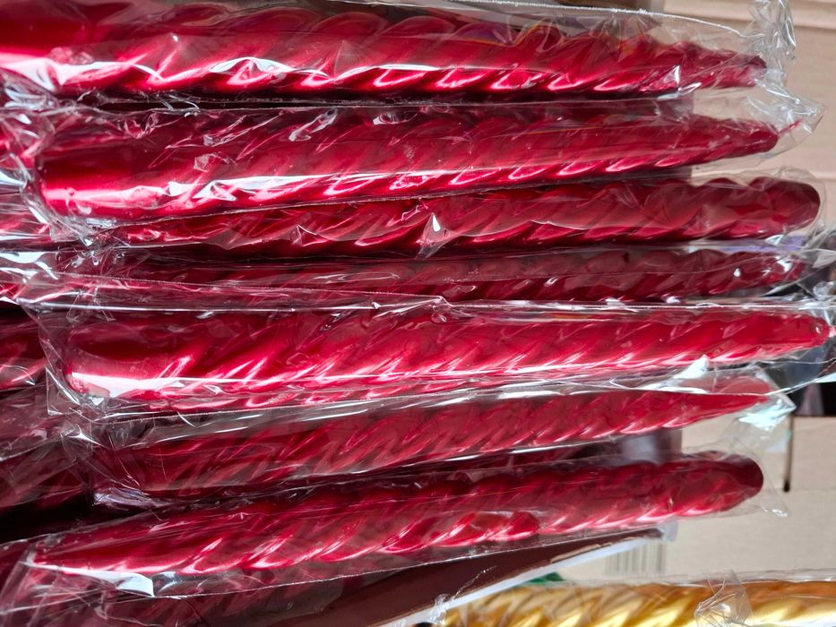 Свеча стеариновая в оболочке, зеленая,красная,золотая