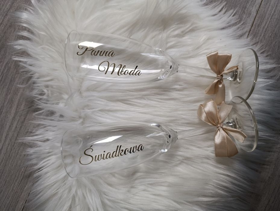 Kieliszki do szampana ślub przygotowania świadkowa Panna młoda glamour
