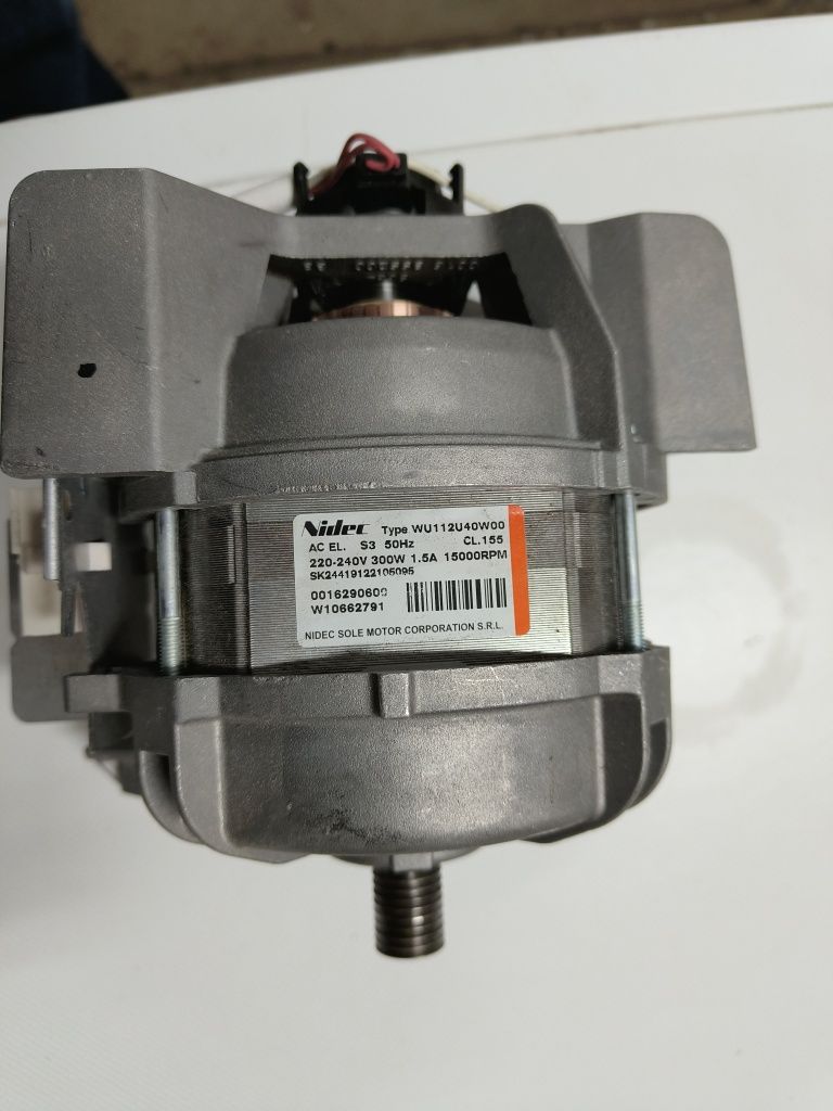 Silnik pralki wu112u40w00