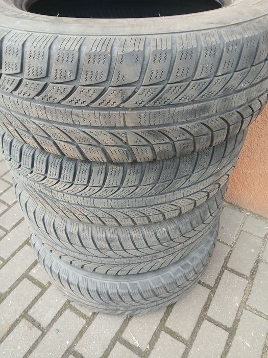 Opona zimowa 215/65/16 4szt