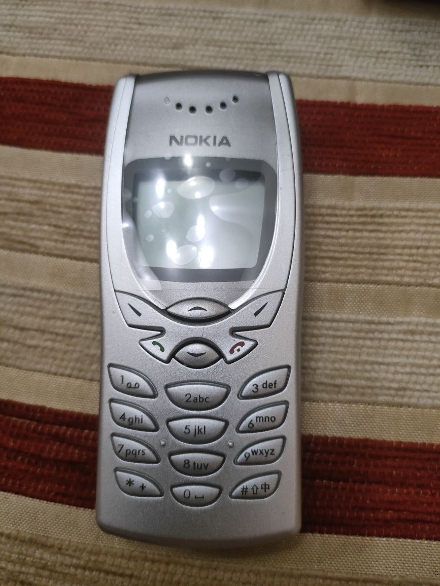 Продам новий телефон Nokia 8250