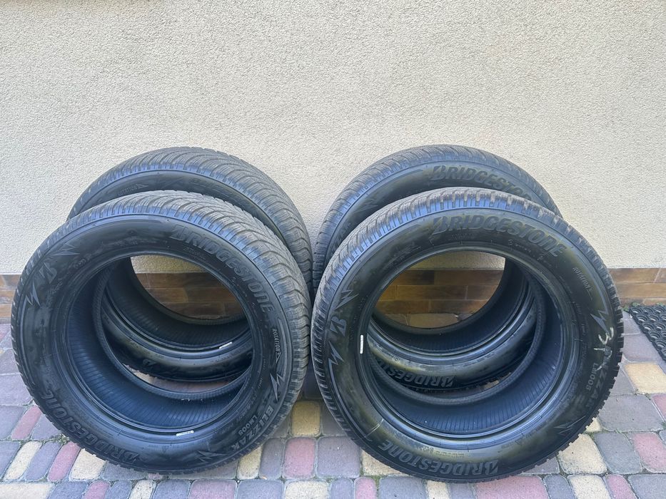 Bridgestone Blizzak LM005 225/60/R17 бу 7мм