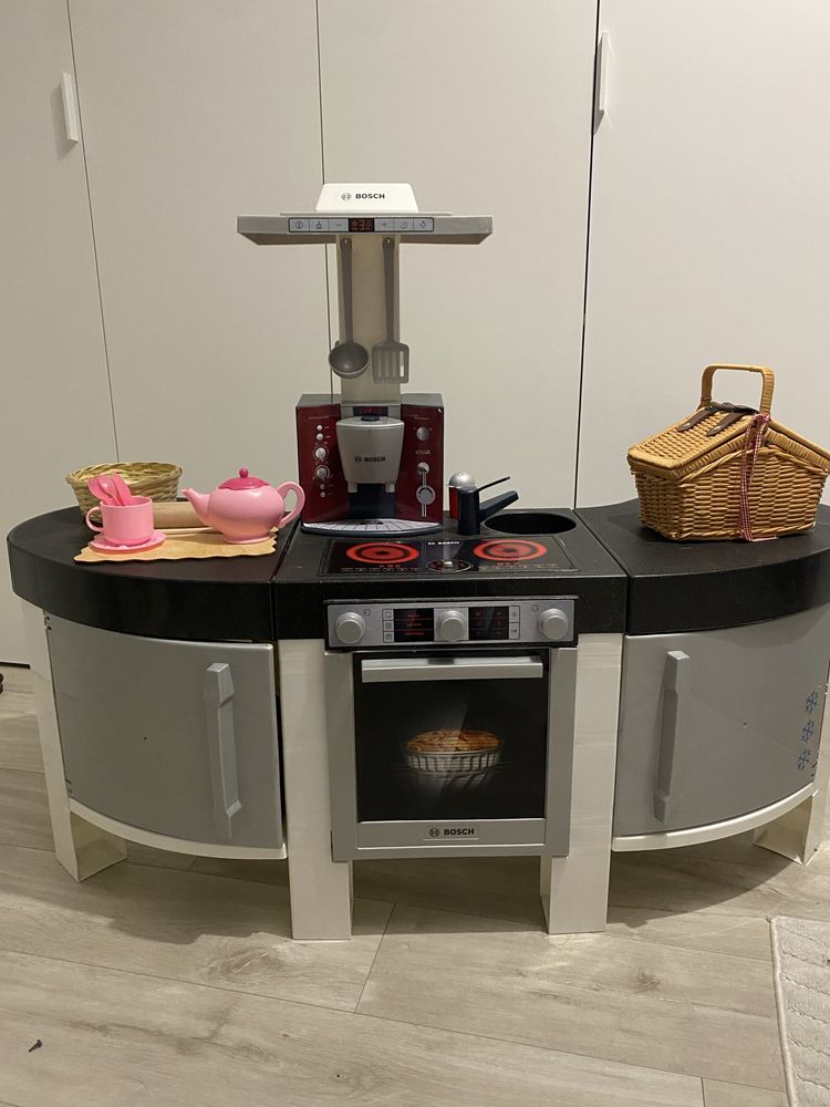 SPRZEDAM kuchnię BOSCH dla dzieci + akcesoria