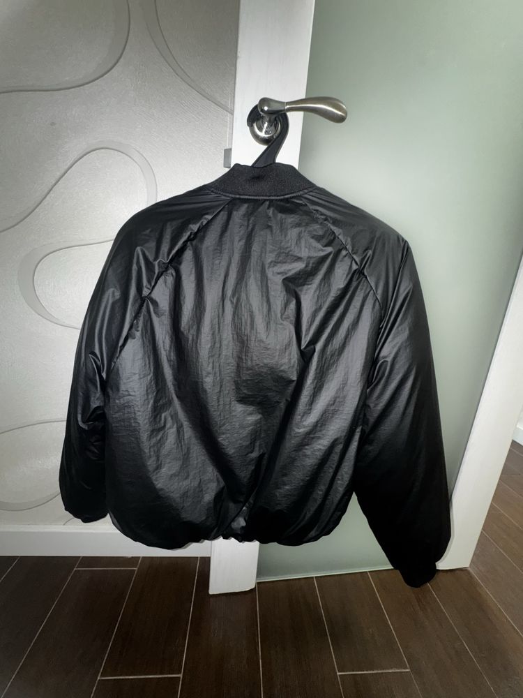 Бомбер утеплений зара zara xs s