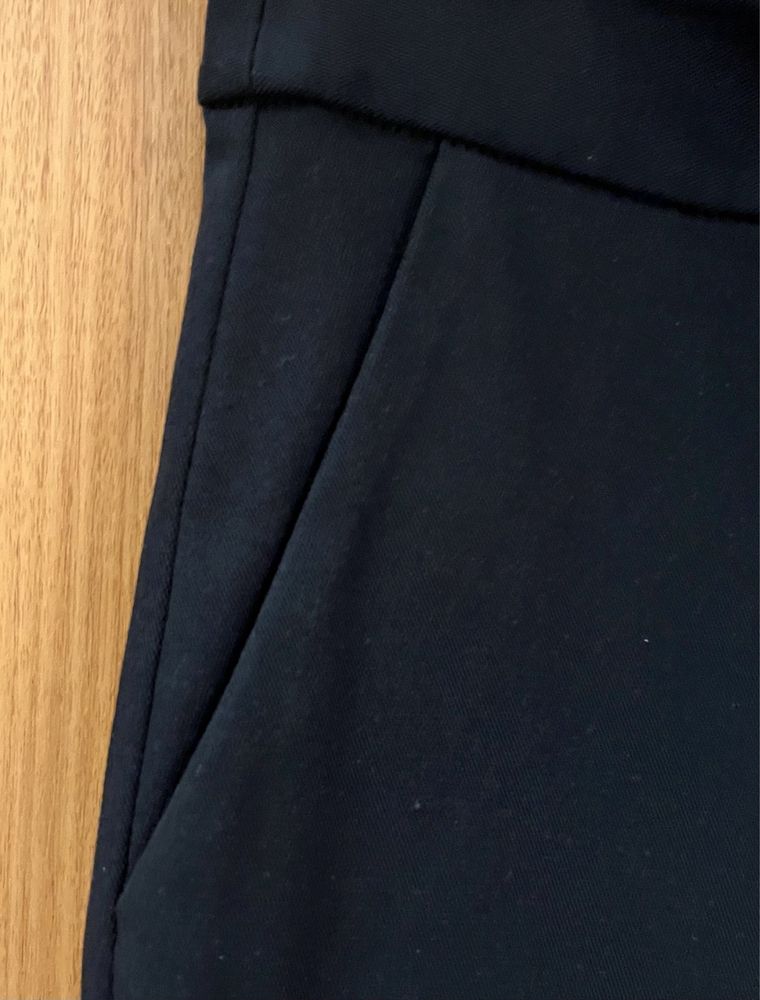 Excelente oportunidade: Calças pretas - corte direito- Lanidor