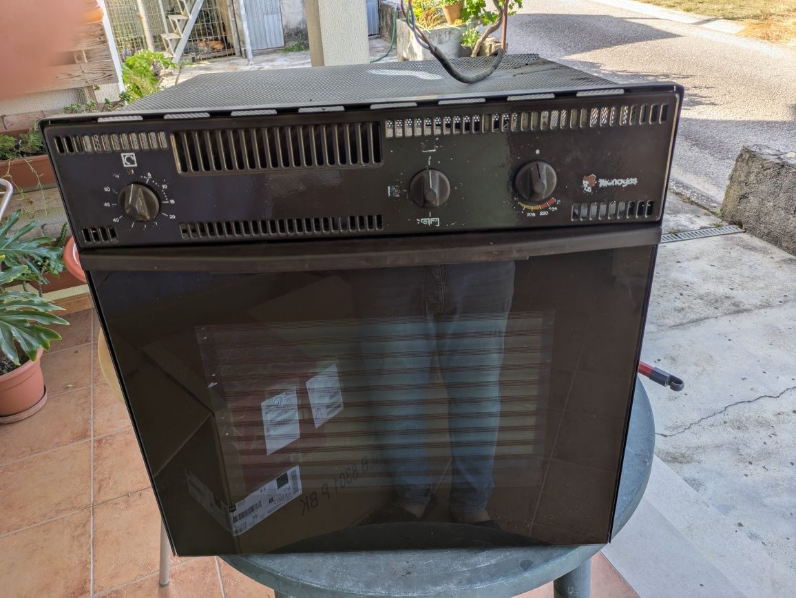 Forno a gás e eletricidade