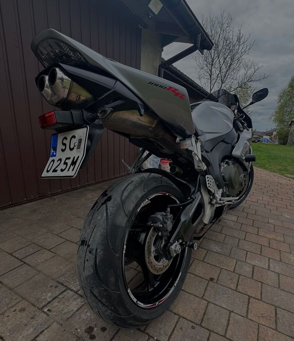Honda sc57b CBR 1000rr fireblade