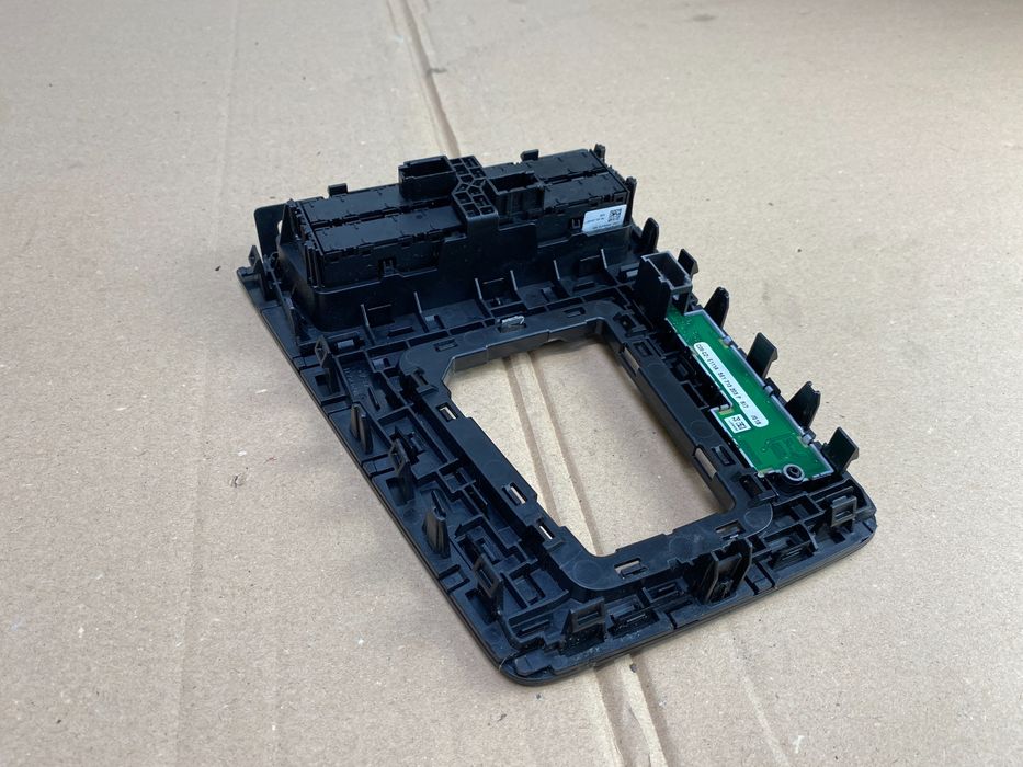 RAMKA Zmiany Biegów SKODA OCTAVIA III AUTOMAT Panel Przełączników