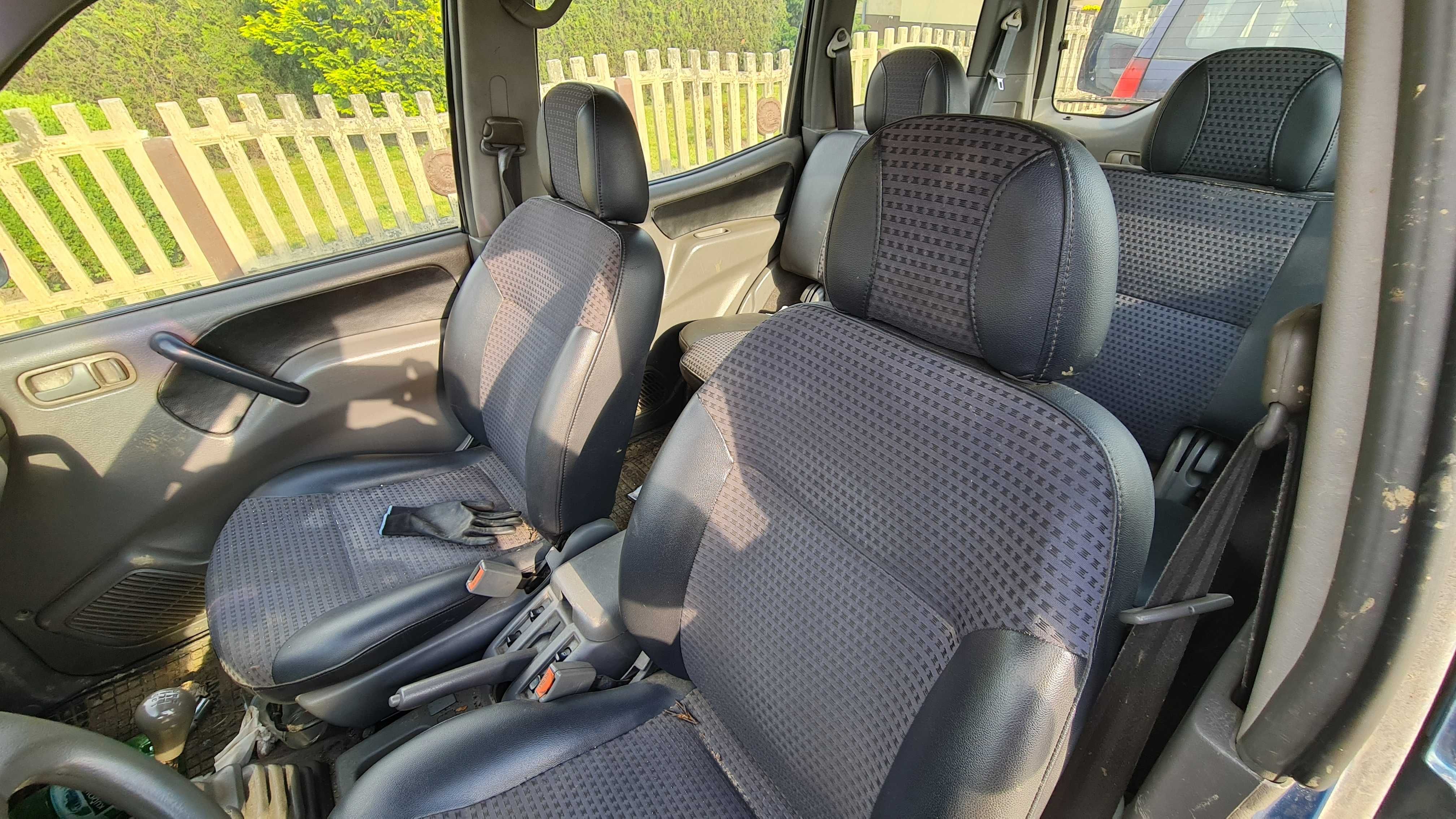Nissan Terrano II 2.4 I Długi