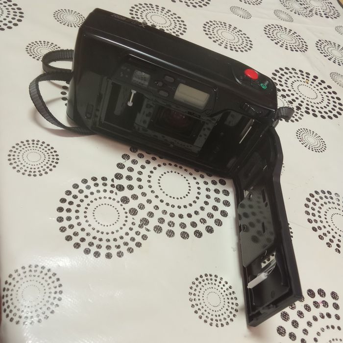 Máquina fotográfica Pentax autofocus 70x zoom