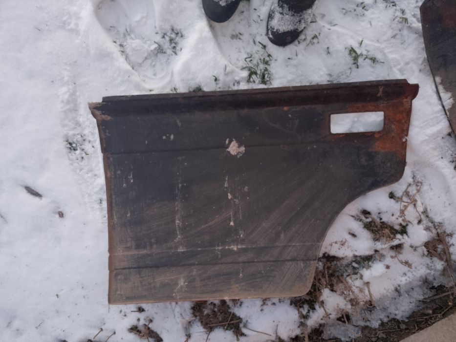 Продам крило і 2 філонкизадня та передня на ваз 2105 та 2107