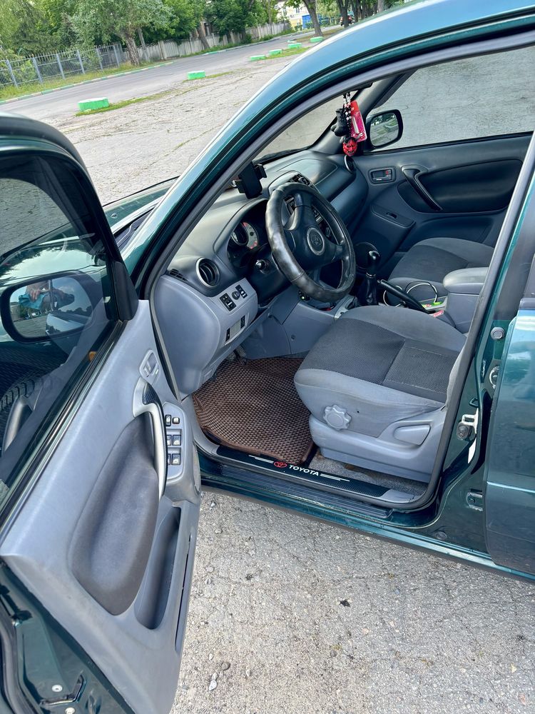 Продам Toyota rav 4