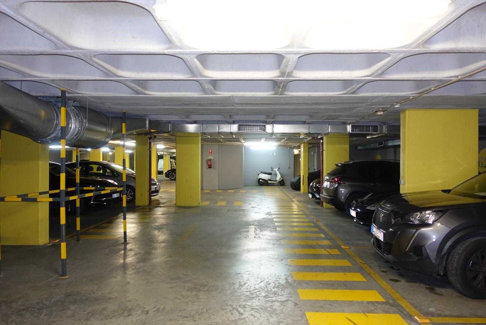 Lugar de Estacionamento Campolide, Rua Campos Júnior, Lisboa
