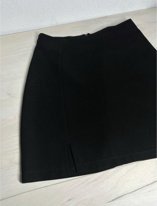 чорна спідниця юбка