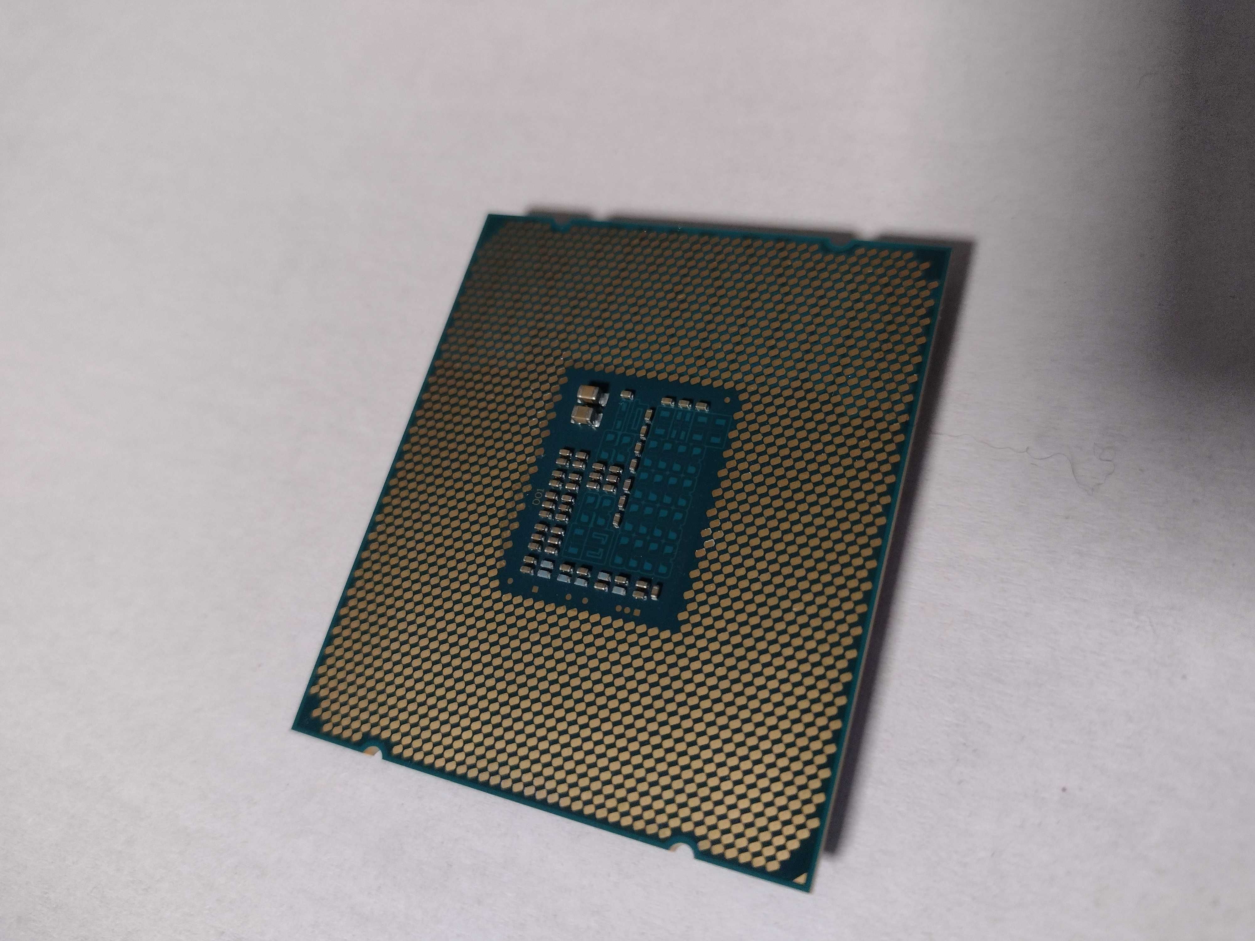 Procesor Intel Core i7-5820K (Socket 2011-3)