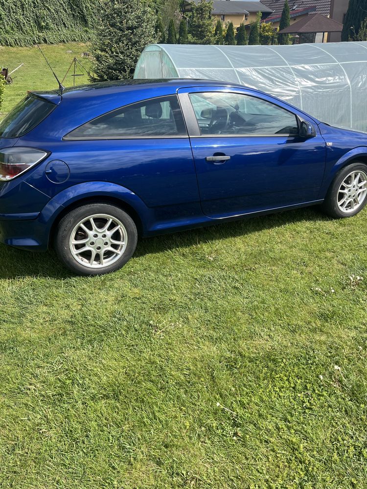 Opel Astra GTC 1.6 benzyna