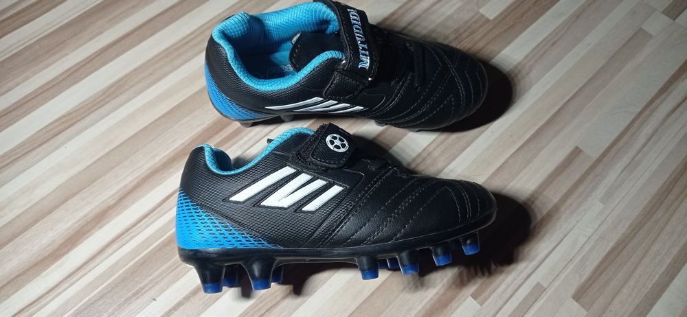 Бутси футбольні сороконіжки 28 р 18 см