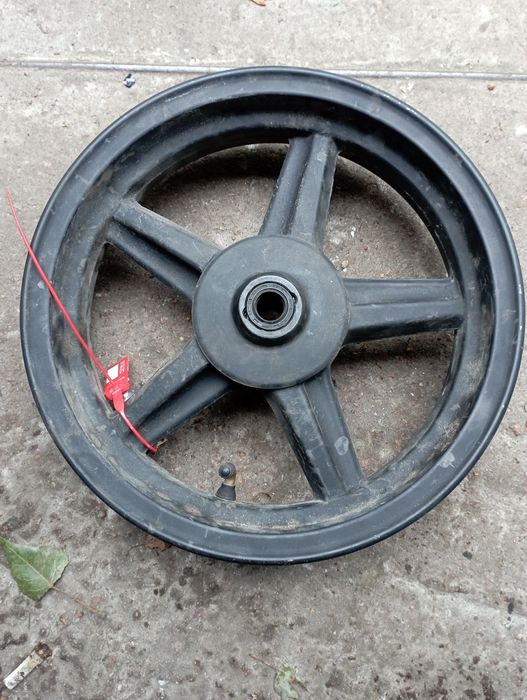 Колеса  диск на мопед скутор R12 кронштейн