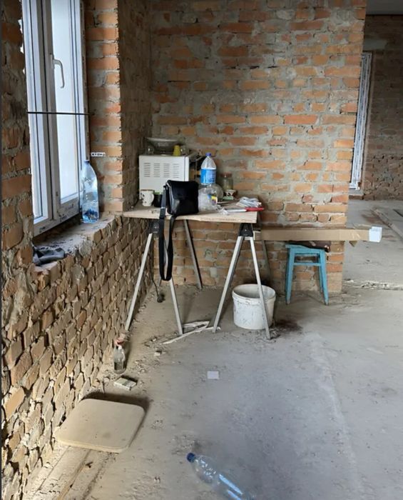 Продаж 3 поверхового дуплекса