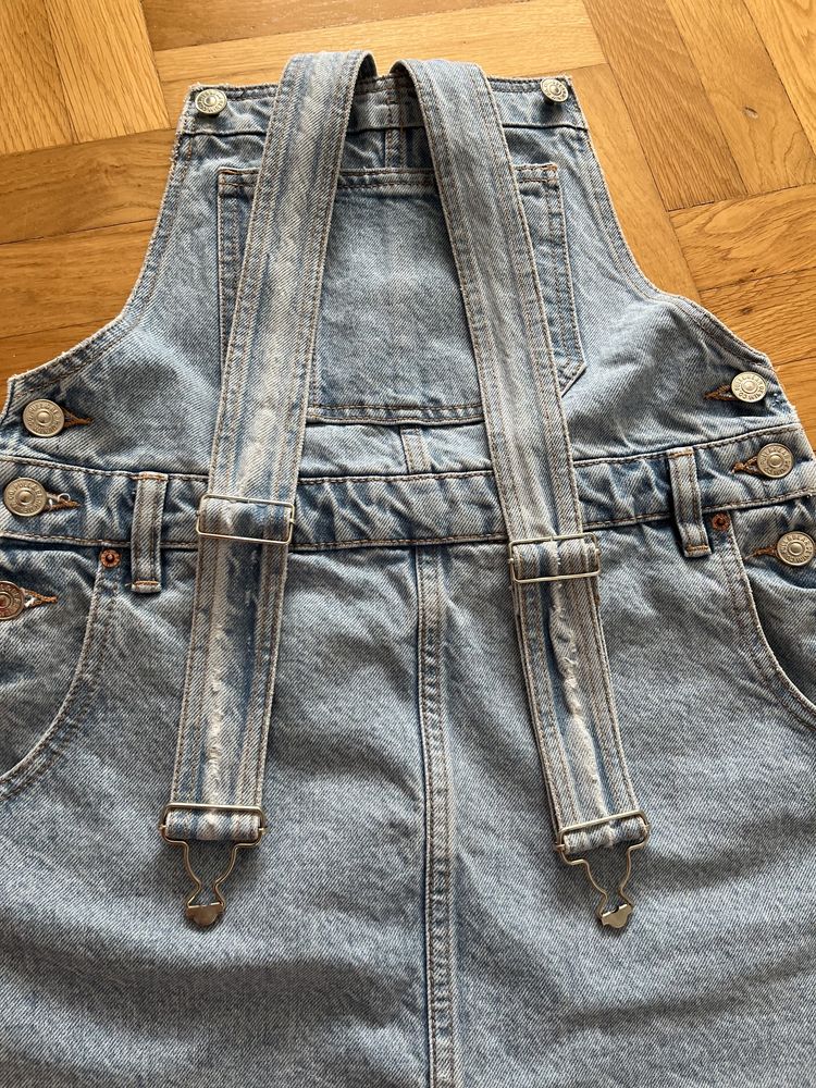 Spódnica jeansowa na szelkach
