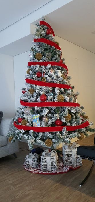 Árvore de Natal com neve