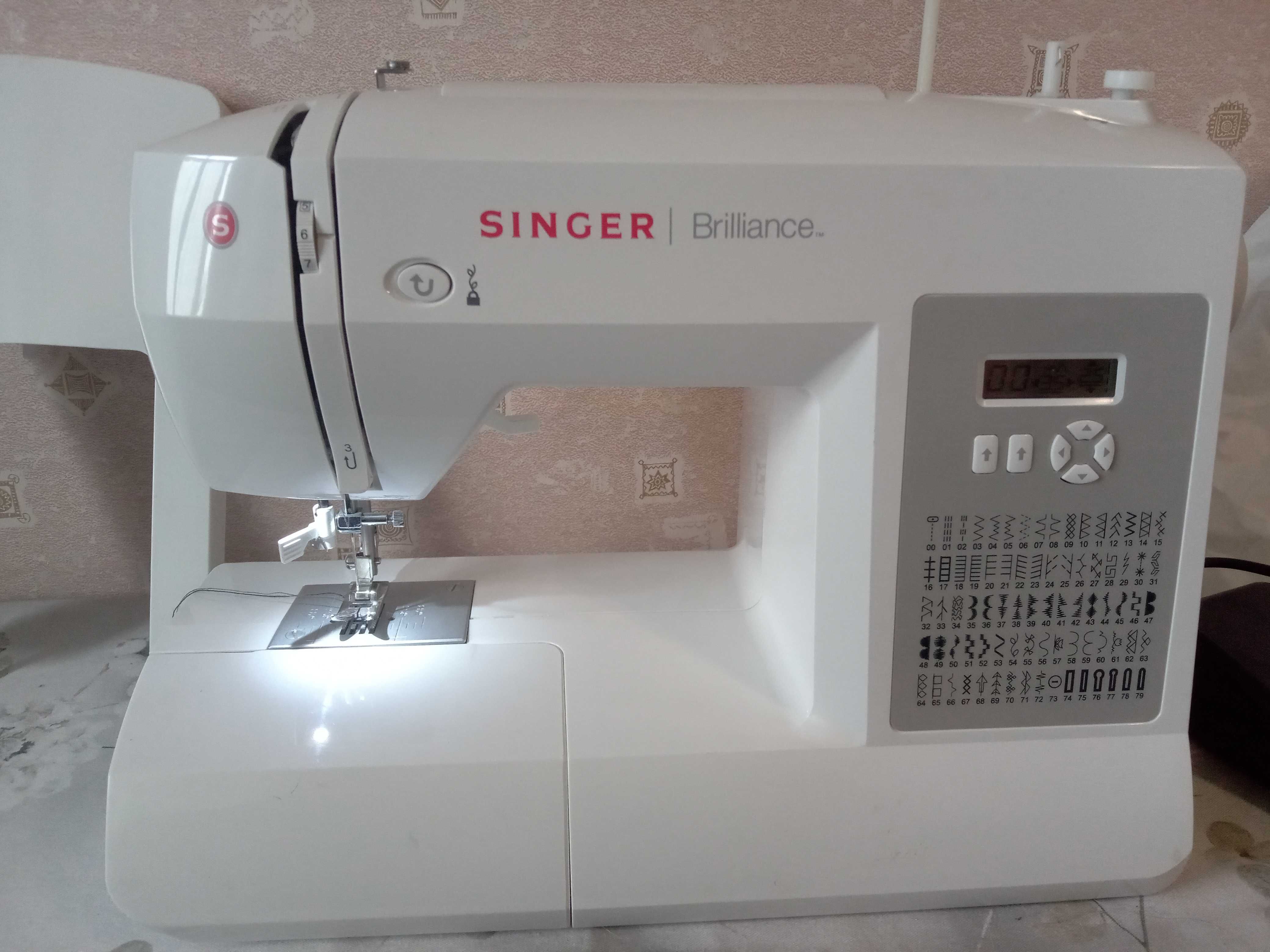 Комп’ютерна швейна машина Singer Brilliance 6180
