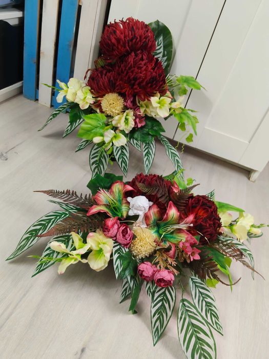 Komplet nagrobny bordowe chryzantemy kalie aniołek