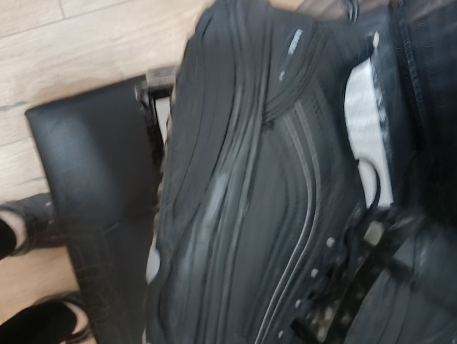 Buty sportowe damskie