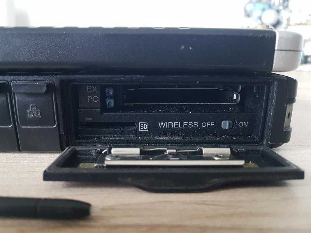 Panasonic CF-19 laptop, pancerny, sprawny, dotykowy ekran, zasilacz