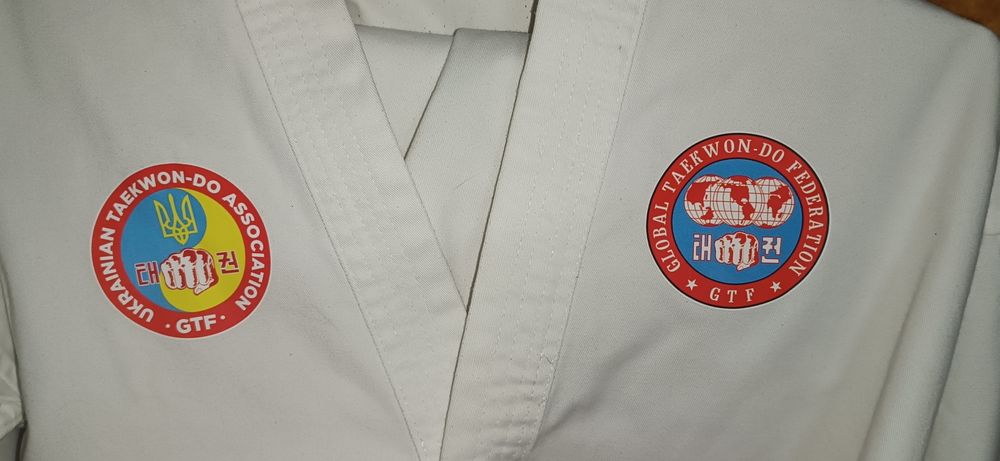 Форма для тхеквондо 160 см, оригінал, відмінний стан