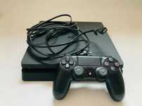 PS4 Playstation 4 Slim 500 GB + 3 pady
