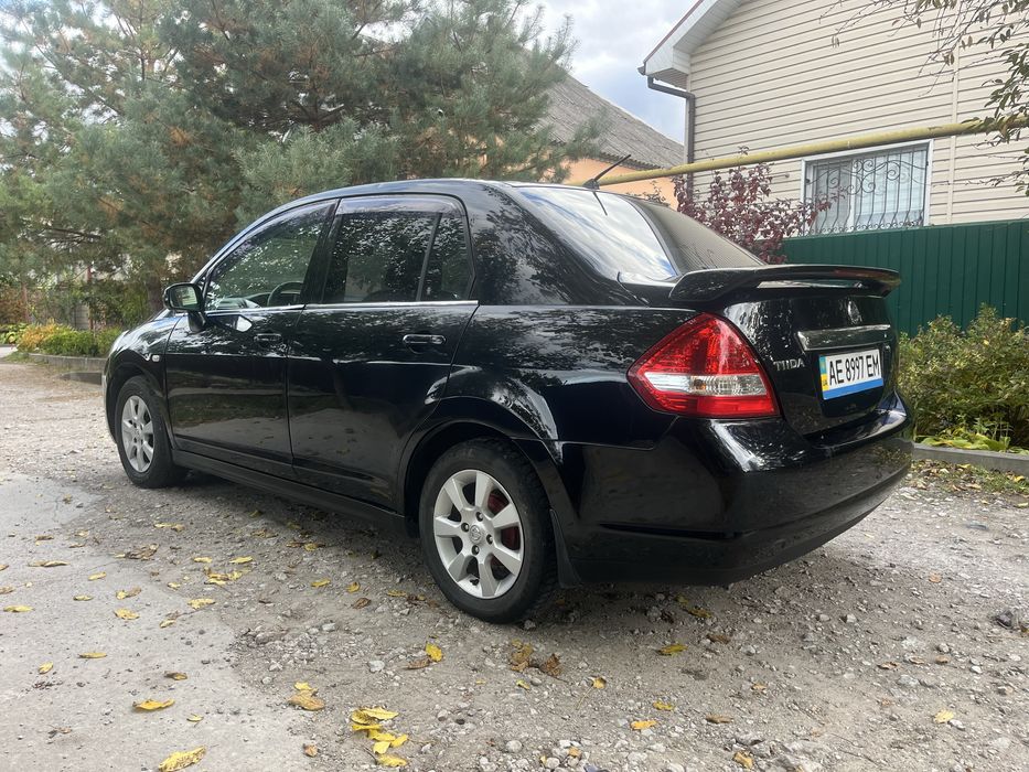 Nisan Tiida автомат 1.6