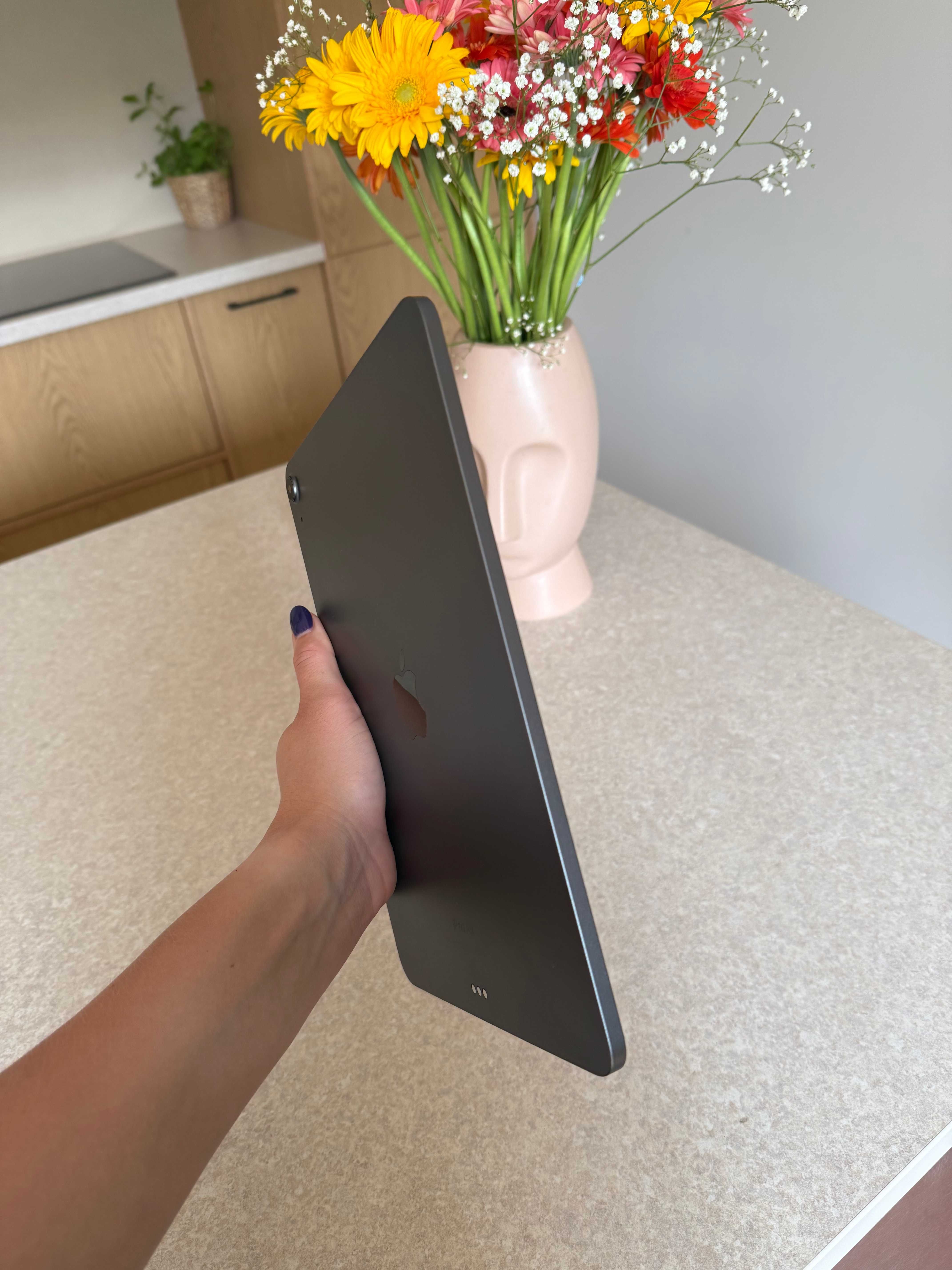 iPad Air 5. generacji 64 GB Wi-Fi | Gwiezdna Szarość | M1 | Jak Nowy
