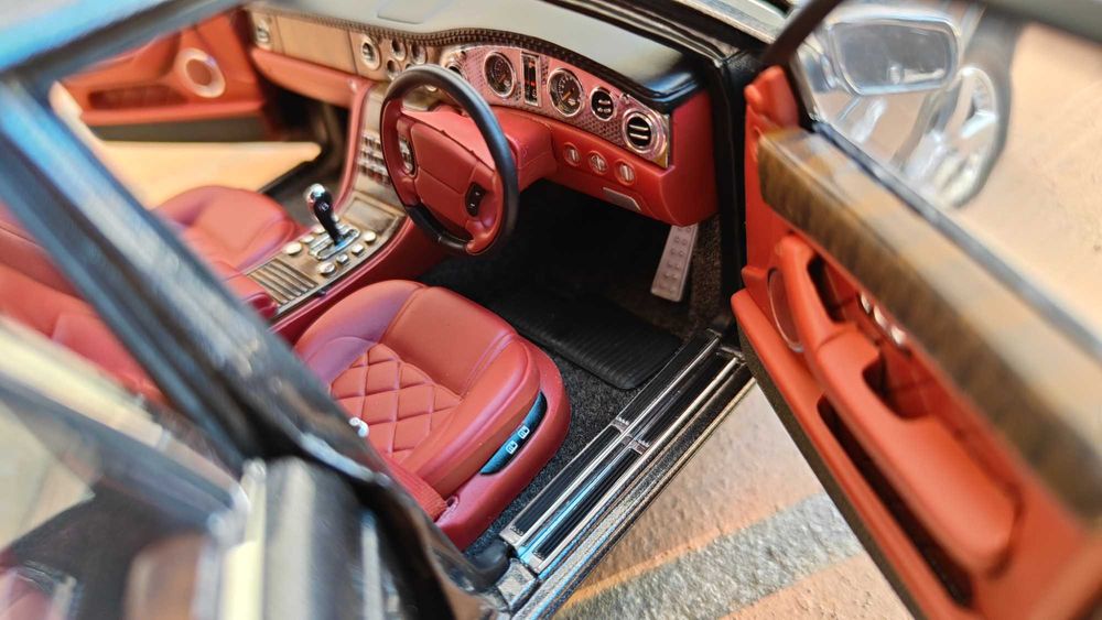 Bentley Arnage T Dealer Edition Minichamps 1/18