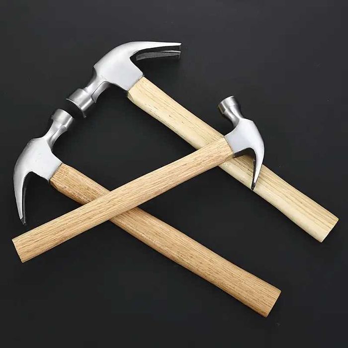 Młotek Ciesielski Stolarski Z Drewnianym Trzonkiem 500g 33cm