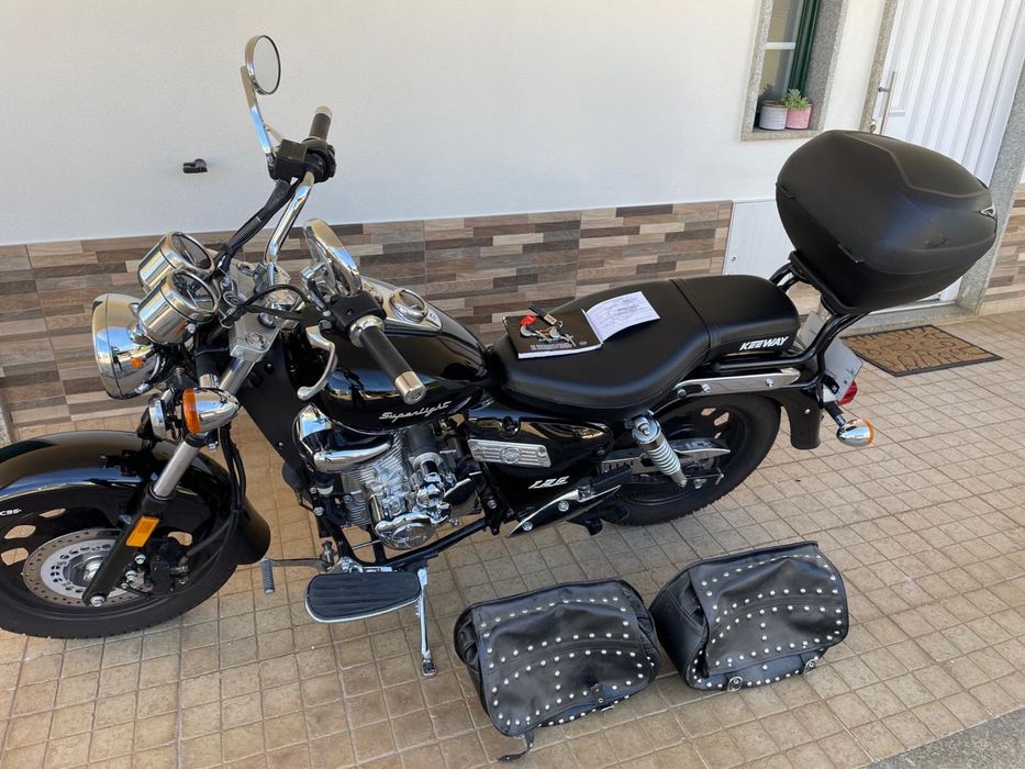 Moto keeway como nova