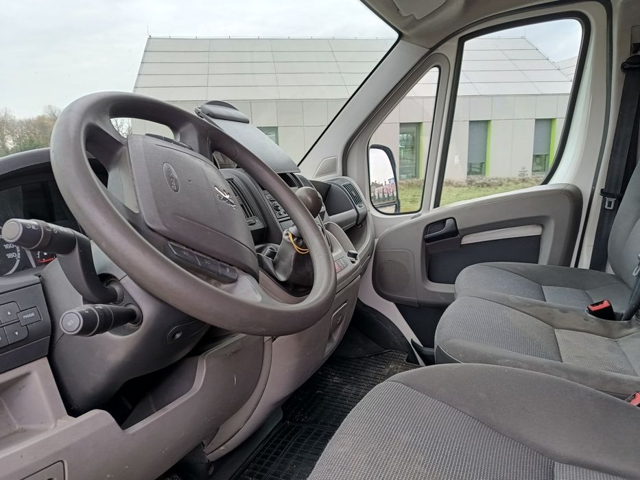 Peugeot Boxer brygadowka 7miejsc max l4h2
