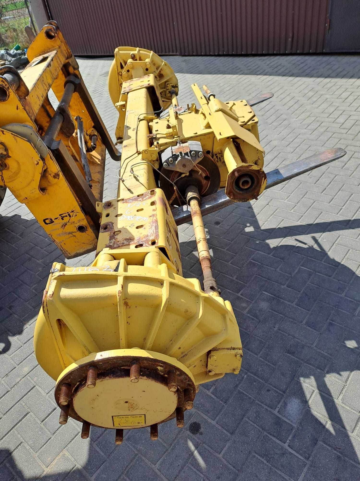 Przedni  most do kombajnu  New Holland  Tx 66 -68