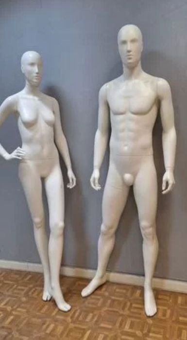 Манекени в повний зріст