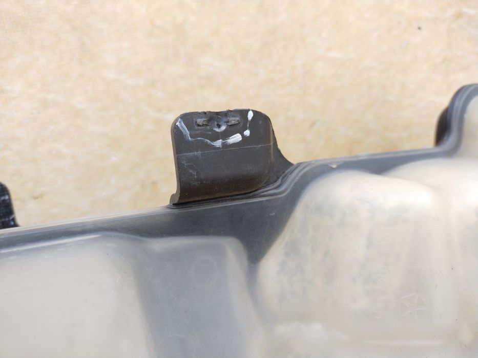 Jeep Grand Cherokee WK 2004-2010 бачок расширительный 55116873AD