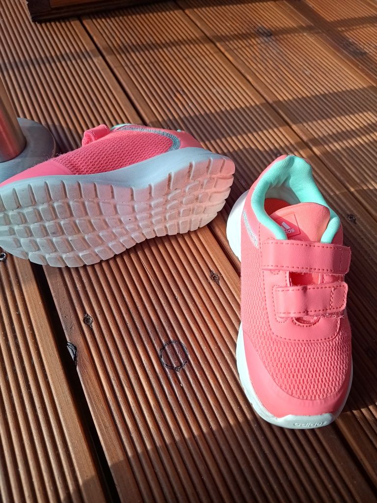 Buty Adidas rozmiar 26 jak nowe