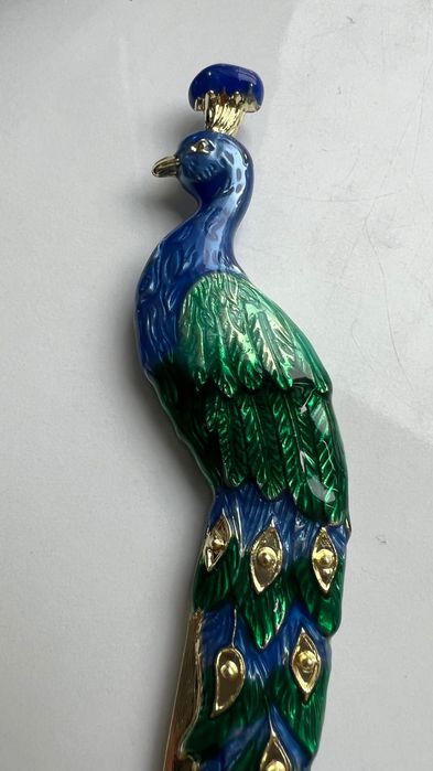 нож для писем «Павлин» от бренда Laura Ashley.